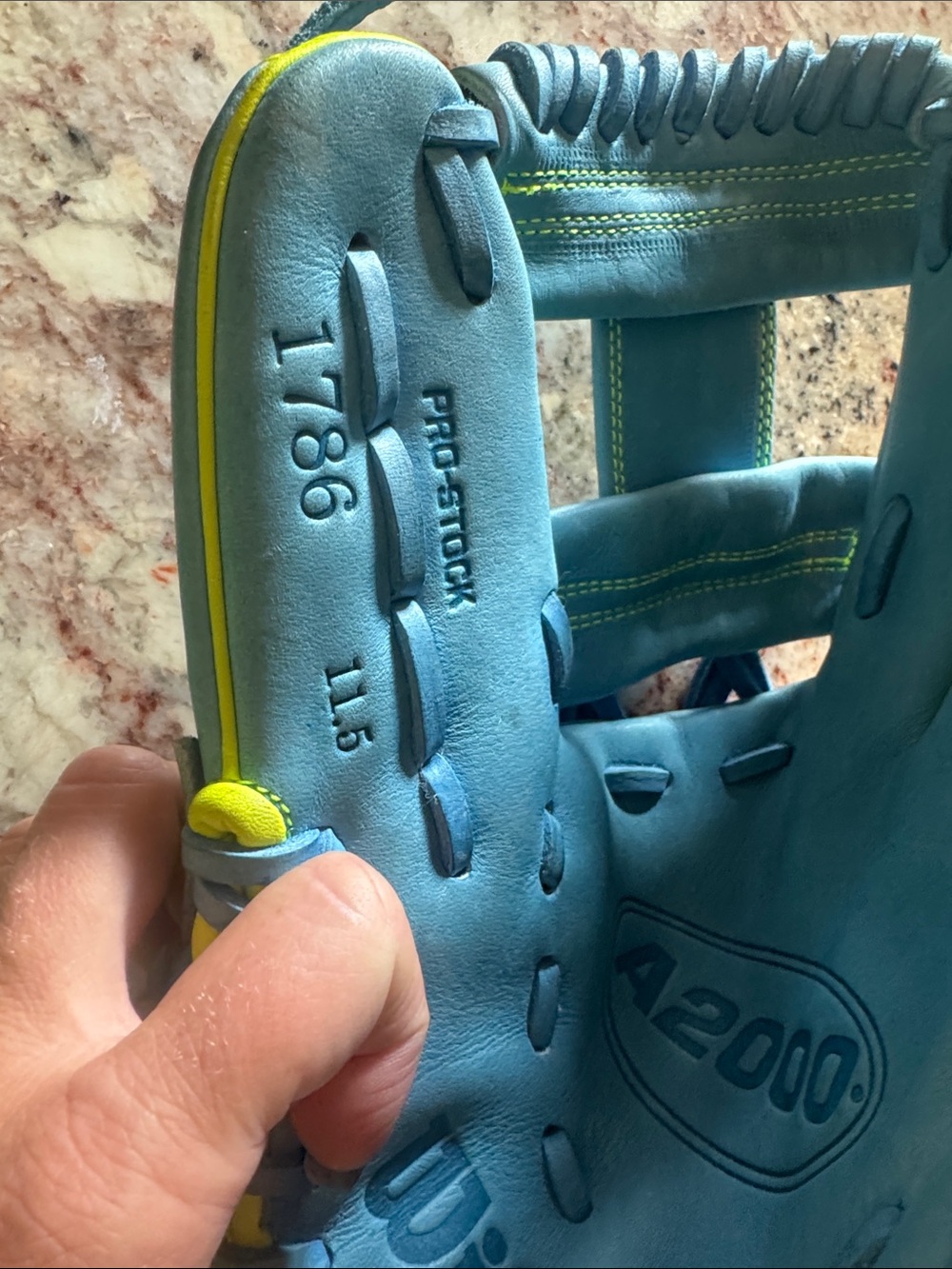 Wilson A2000 11.5in Baseball Glove - Picture 5 of 5